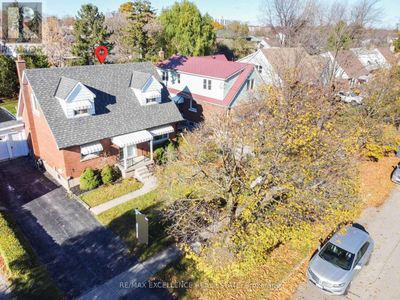 38 Mccaul St, House other with 3 bedrooms, 2 bathrooms and 4 parking in Brampton ON | Image 2