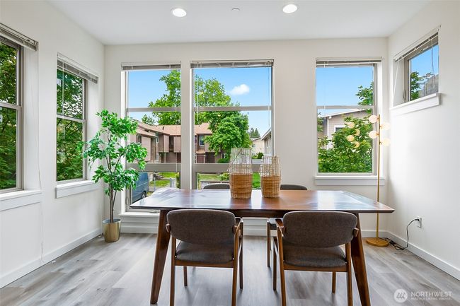 1214 N Northgate Way, Townhouse with 3 bedrooms, 2 bathrooms and 1 parking in Seattle WA | Image 14