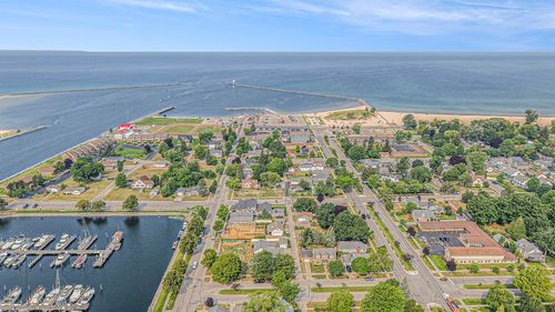 54-200 S Robert St, Ludington, MI, 49431-2393 | Card Image