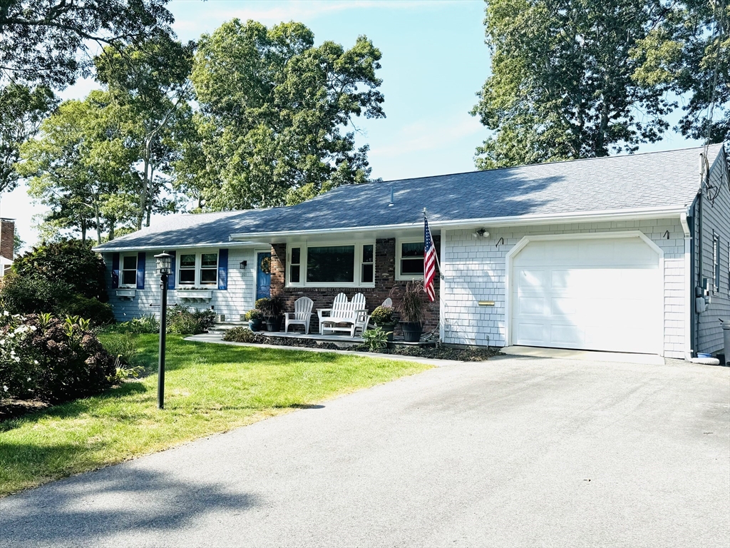 Sanddollar Cir, East Falmouth, MA 02536