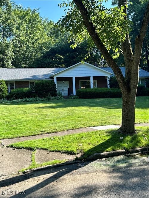 2915 Elmbrook Dr, Silver Lake, OH, 44224-3834 | Card Image
