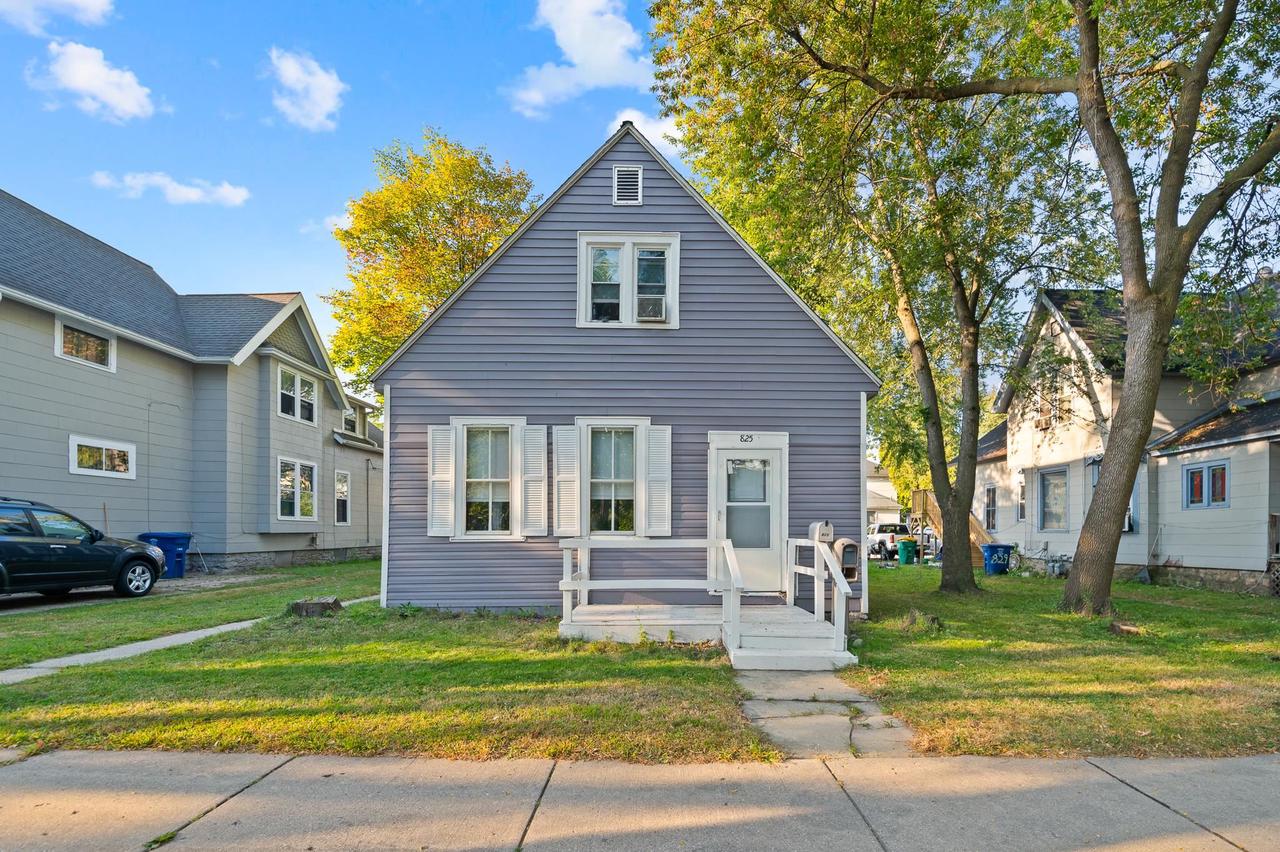 Dousman St, Green Bay, WI 54303