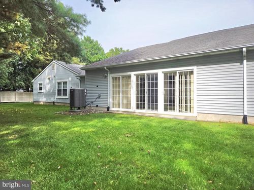 1447 Thornwood Dr, MOUNT LAUREL, NJ, 08054-1824 | Card Image