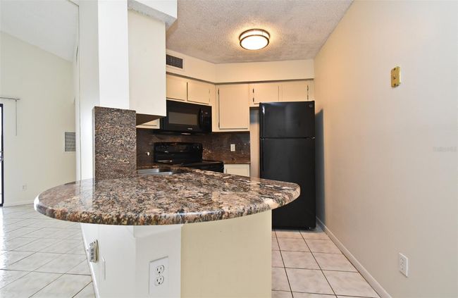 Convenient breakfast bar | Image 12