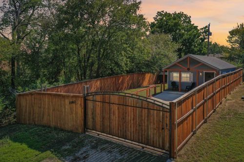 7167 Floral St, Azle, TX, 76020-7127 | Card Image