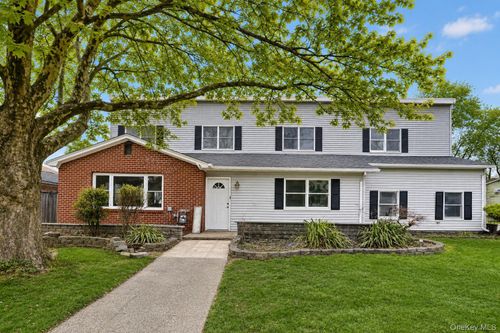 55 Picariello Dr, Haverstraw, NY, 10927-1058 | Card Image