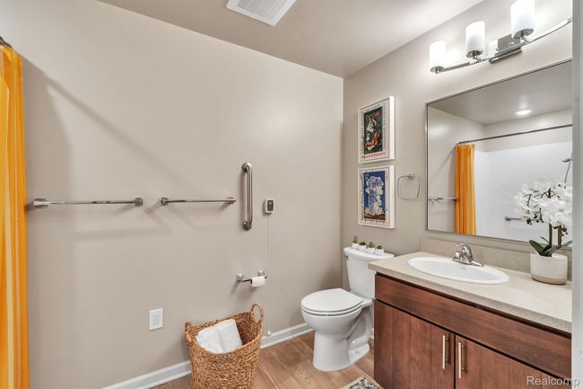 APT-201 - 1957 S Telegraph Rd, Condo with 2 bedrooms, 2 bathrooms and null parking in Bloomfield Hills MI | Image 11