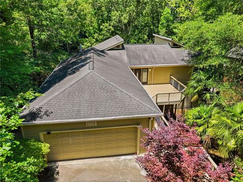3985 Loch Highland Pass Ne, Roswell, GA, 30075-2029 | Card Image