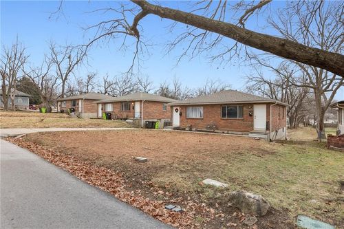 206-216 South Ave, Belton, MO, 64012-3085 | Card Image