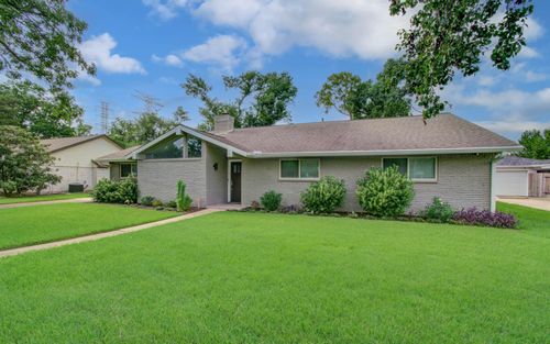 9818 Emnora Ln, Houston, TX, 77080-5248 | Card Image