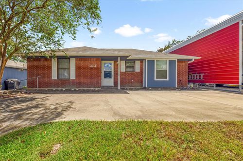13013 S Sayko St, Santa Fe, TX, 77510-9364 | Card Image