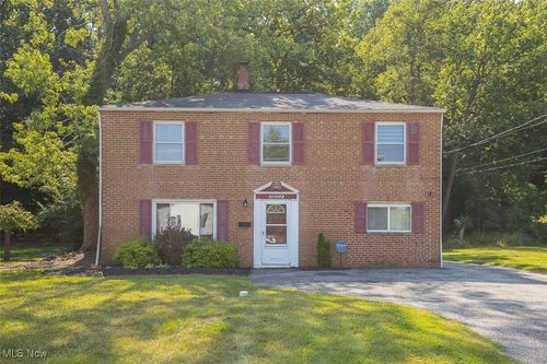 28060 Tremaine Dr, Euclid, OH, 44132-3534 | Card Image