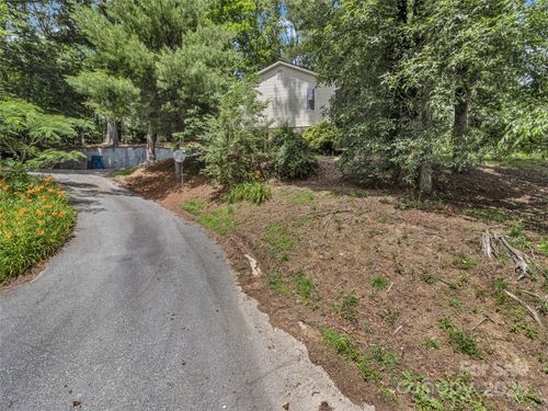114 Elden St, Hendersonville, NC, 28791-1506 | Card Image