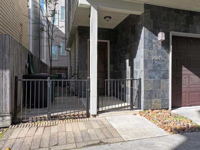 2014 Sabine St, House other with 4 bedrooms, 5 bathrooms and 2 parking in Houston TX | Image 6