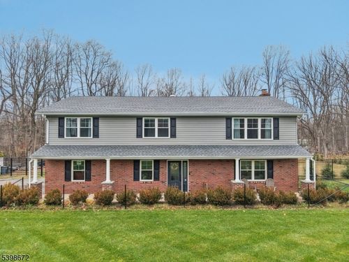 22 Cooper Ln, Chester, NJ, 07930-2635 | Card Image