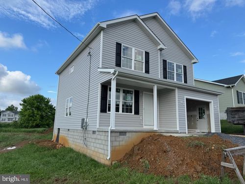 272 Larry Way, BUNKER HILL, WV, 25413-3695 | Card Image
