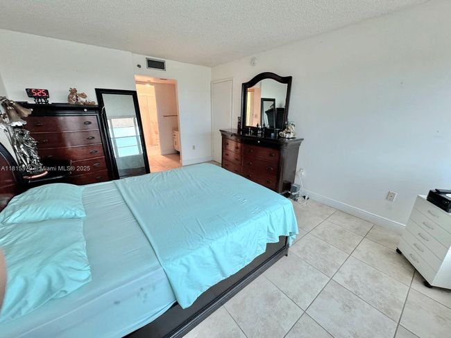 APT-712 - 1100 Saint Charles Pl, Condo with 2 bedrooms, 2 bathrooms and null parking in Pembroke Pines FL | Image 18