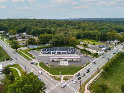 4 E Hampton Rd, Marlborough, CT, 06447-1467 | Card Image