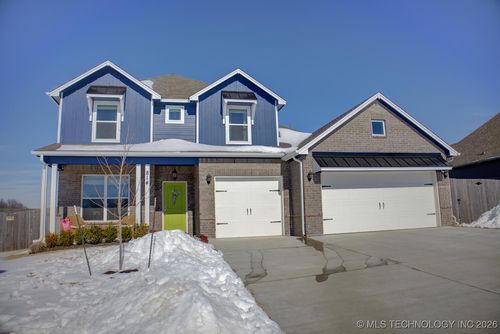 814 E Honolulu Pl, Broken Arrow, OK, 74012-7785 | Card Image