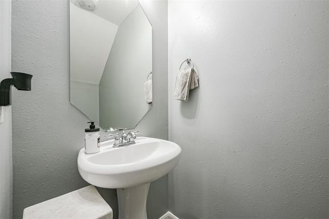 !/2 Bathroom | Image 14