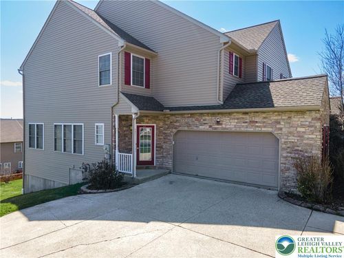 8376 Scenic View Dr, BREINIGSVILLE, PA, 18031-4102 | Card Image