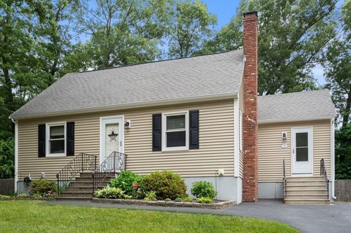 9 Laurel Ln, Bellingham, MA, 02019-2909 | Card Image