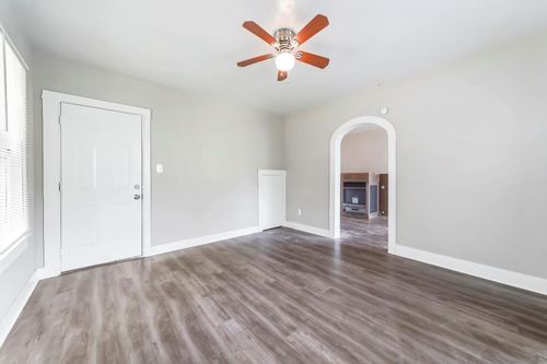 3205 Illinois St, Baytown, TX, 77520-5977 | Card Image
