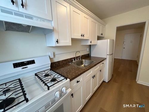 2s-39 Glenbrook Road, Stamford, CT, 06902 | Card Image