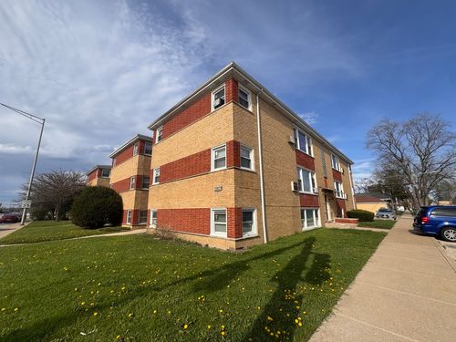 2263 S 17th Ave, North Riverside, IL, 60546-1033 | Card Image