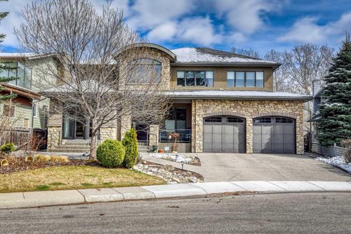 139 Valhalla Crescent Nw, Home with 4 bedrooms, 3 bathrooms and 4 parking in Calgary AB | Card Image