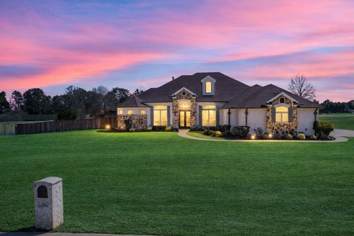 155 Ashbriar Ln, Longview, TX, 75605-8390 | Card Image