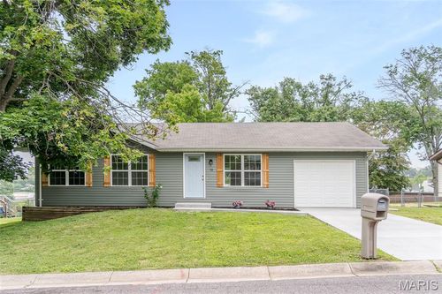 10 Jade Ln, Washington, MO, 63090-4220 | Card Image