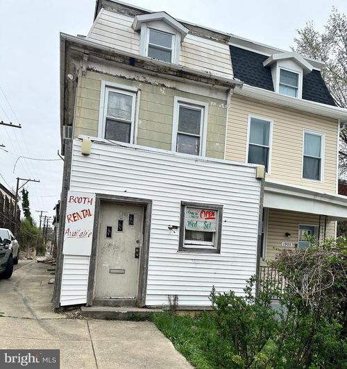 1905 N Ellamont St, BALTIMORE, MD, 21216-3008 | Card Image