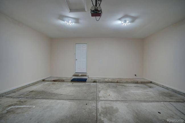 6407 Beecher Rd, Condo with 2 bedrooms, 3 bathrooms and null parking in Flint MI | Image 40
