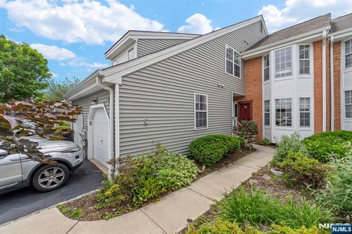 202 Zeppi Ln, West Orange, NJ, 07052-4130 | Card Image