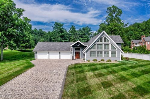 5203 Glenbrook Dr, Vienna, WV, 26105-3169 | Card Image