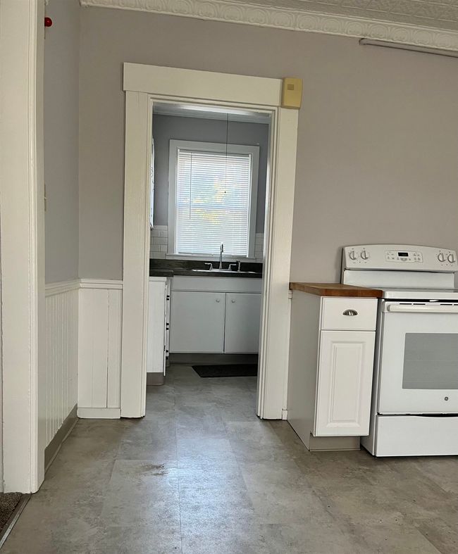 1 - 67 Forest St, Home with 3 bedrooms, 1 bathrooms and null parking in Manchester NH | Image 9