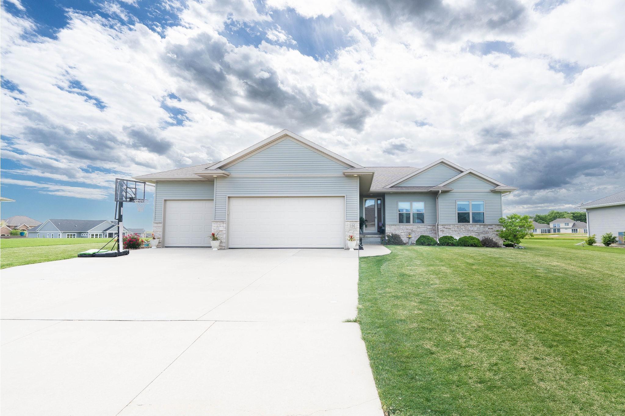 Augusta Ln, Waverly, IA 50677