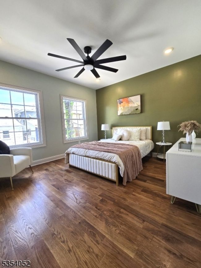 90 Seaview Ave, Home with 6 bedrooms, 4 bathrooms and null parking in Jersey City NJ | Image 4