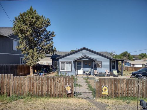 864 Sw 3rd St, Madras, OR, 97741-1000 | Card Image
