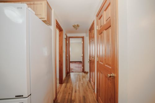9 Roby St, Nashua, NH, 03060-4960 | Card Image