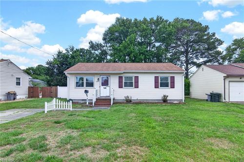 825 Thames Dr, Hampton, VA, 23666-2020 | Card Image