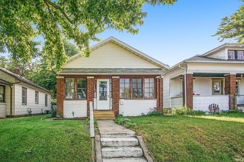 2018 Kemble Ave, South Bend, IN, 46613-1716 | Card Image