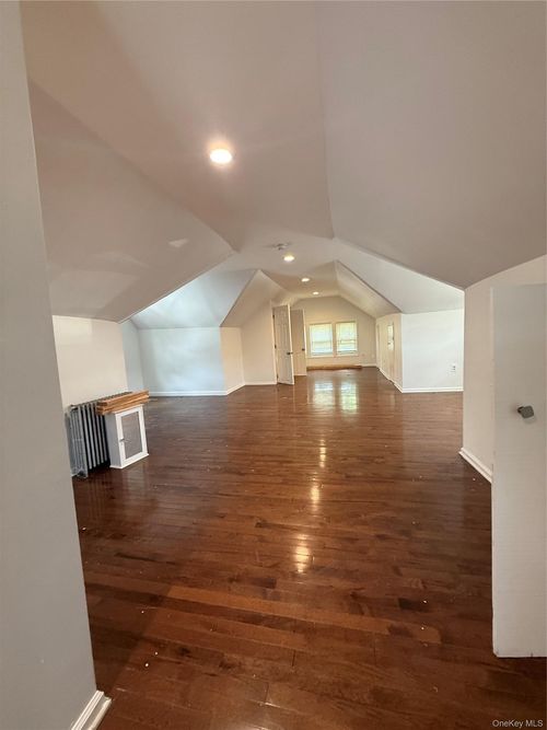 13746 Bedell St, Springfield Gardens, NY, 11413-3053 | Card Image