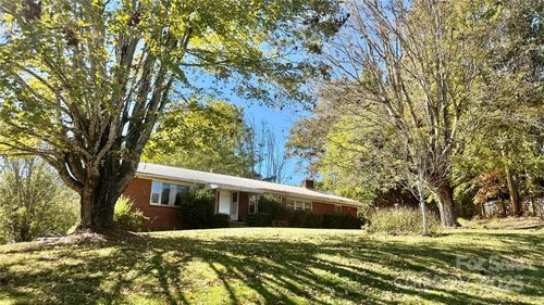 2-21 Duck Dr, Mars Hill, NC, 28754-8425 | Card Image