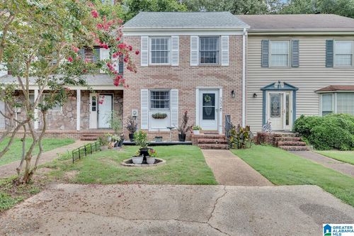 733 Cahaba Manor Trl, PELHAM, AL, 35124-1551 | Card Image