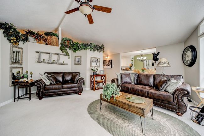 1709 East Hillcrest Drive, House other with 4 bedrooms, 3 bathrooms and null parking in Hillcrest AB | Image 9