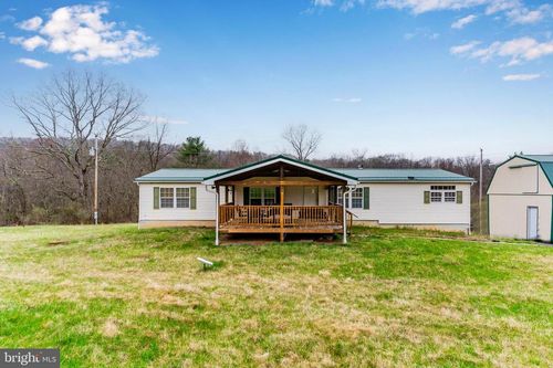 1697 Campbell Hollow Rd, EAST WATERFORD, PA, 17021-7078 | Card Image