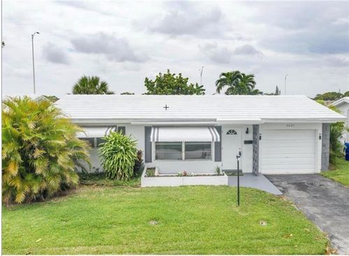 3021 Nw 2nd Ave, Pompano Beach, FL, 33064-3705 | Card Image