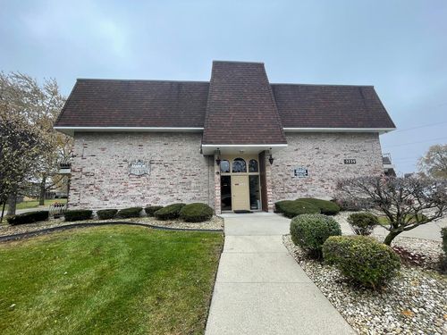 apt-104-3235 S Manor Dr, Lansing, IL, 60438-3649 | Card Image